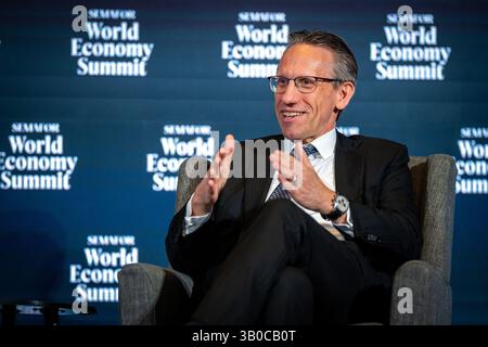 Washington, DC, Vereinigte Staaten. 23 avril 2025. Joerg Kukies, ministre fédéral des Finances, donne une entrevue au Semafor World Economy Summit à Washington, DC, le 23 avril 2025. « Photographié au nom du ministère fédéral des Finances » crédit : dpa/Alamy Live News Banque D'Images