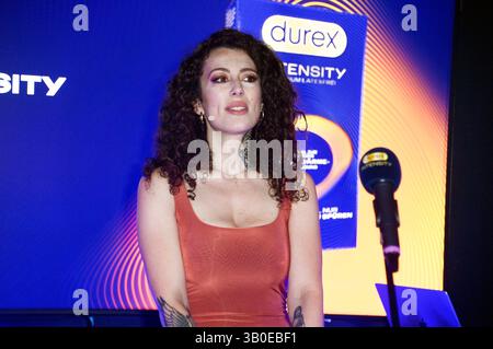 Leila Lowfire BEI der presse-Vorstellung der latexfreien Kondome Durex Intensity im Firespace. Berlin, 23.04.2025 *** Leila Lowfire lors du lancement du préservatif sans latex Durex Intensity au salon Firespace Berlin, 23 04 2025 Foto :Xn.xKubelkax/xFuturexImagex Lowfire 5403 Banque D'Images