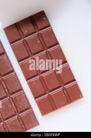 Gros plan de barres de chocolat maison. Banque D'Images