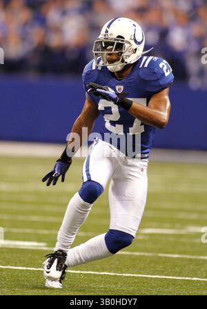2 janvier 2011 - Indianapolis, Ind - le cornerback des Colts d'Indianapolis Jacob Lacey tombe dans la couverture des passes pendant la première moitié du match des Colts contre les Titans du Tennessee au Lucas Oil Stadium à Indianapolis. ..photo de Chad Ryan. (Crédit image : © Chad Ryan/Cal Sport Media/ZUMAPRESS.com) Banque D'Images