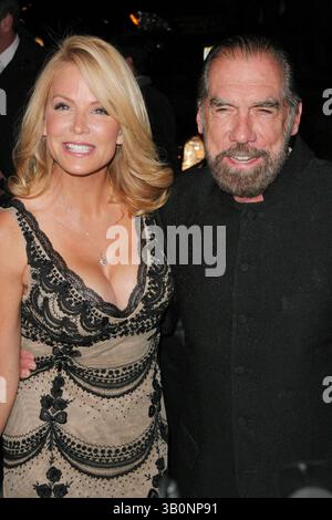 23 OCTOBRE 2008 - NEW YORK, NEW YORK, ÉTATS-UNIS - I13736JZ.LE GROUPE DE MODE INTERNATIONAL PRÉSENTE LA 25E NUIT ANNUELLE DES STARS CIPRIANI WALL ST, NEW YORK NEW YORK 10-23-2008.JOHN PAUL DEJORIA ET SON ÉPOUSE ELOISE. - - 2008(crédit image : © John Zissel/Globe photos/ZUMAPRESS.com) Banque D'Images