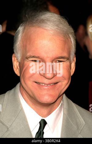 7 février 2006 - New York, New York, États-Unis - LA PREMIÈRE MONDIALE DE ''THE PINK PANTHER'' . ZIEGFELD THEATRE- NEW YORK NEW YORK 02/06/06.STEVE MARTIN. - - 2006.I10456JZ(crédit image : © John Zissel/Globe photos/ZUMAPRESS.com) Banque D'Images
