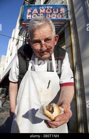 Date inconnue - Birmingham, Al, États-Unis - le propriétaire de Pete's Famous Hot Dogs, Birmingham. (Crédit image : © BuyEnlarge/ZUMAPRESS.com) Banque D'Images