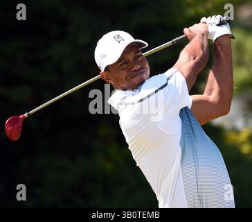 17 juillet 2014 ; Wirral, Merseyside, GBR ; Tiger Woods a débarqué le 18e lors de la première manche du 143e championnat Open au Royal Liverpool Golf Club. Banque D'Images