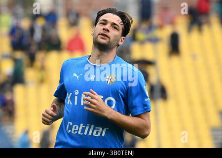 Parme, Italie. 24 avril 2025. Alessandro Vogliacco (Parma Calcio) pendant Parma Calcio vs Juventus FC, match de football italien Serie A à Parme, Italie, 23 avril 2025 crédit : Agence photo indépendante/Alamy Live News Banque D'Images