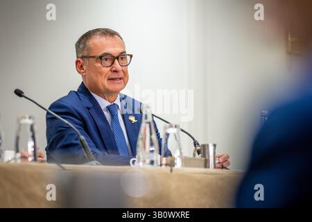 Washington, DC, Vereinigte Staaten. 24 avril 2025. Joachim Nagel, président de la Bundesbank, s’adresse aux médias lors des réunions de printemps du FMI à Washington, DC, le 24 avril 2025. « Photographié au nom du ministère fédéral des Finances » crédit : dpa/Alamy Live News Banque D'Images