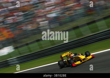 11 septembre 2010 - Monza, Italie - Vitaly Petrov (RUS) Renault R30. ..Championnat du monde de formule 1, Rd 14, Grand Prix d'Italie, Journée de qualification. (Crédit : © Sutton Motorsports/ZUMApress.com) Banque D'Images