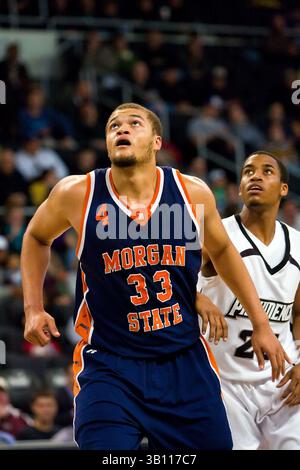 18 novembre 2010 : Morgan State porte l'attaquant Kevin Thompson (33 ans) dans l'action contre les frères Providence au Dunkin Donuts Center à Providence, Rhode Island. Providence a battu Morgan State 77-55.(image crédit : © Anthony Nesmith/Cal Sport Media/ZUMAPRESS.com) Banque D'Images