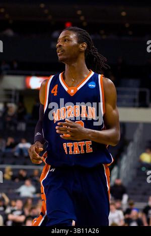 18 novembre 2010 : Morgan State porte l'attaquant Dewayne Jackson (32 ans) dans l'action contre les frères Providence au Dunkin Donuts Center à Providence, Rhode Island. Providence a battu Morgan State 77-55.(image crédit : © Anthony Nesmith/Cal Sport Media/ZUMAPRESS.com) Banque D'Images