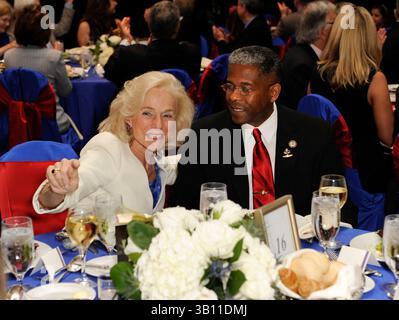 24 février 2011 - West Palm Beach, Floride, États-Unis - GAY HART GAINES, membre du Congrès ALLEN WEST au dîner Lincoln Day organisé par Palm Beach Country Republican Party. (Image de crédit : © ; Michele Sandberg/ZUMAPRESS.com) Banque D'Images