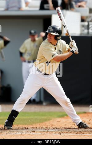 5 mars 2011 : L'infidélisateur de la Floride centrale Derek Luciano (4 ans) lors d'un match de baseball de la NCAA entre les Big Green de Dartmouth et les Knights de Floride centrale. Central Florida a battu Dartmouth 8-0 dans le match 2 de la double tête au Jay Bergman Field à Orlando, FL(image crédit : © Romeo Guzman/Cal Sport Media/ZUMAPRESS.com) Banque D'Images