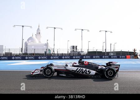 Djeddah, la Mecque, Arabie saoudite. 3 mai 2024. 18 avril 2025, Miami, États-Unis : 18 avril 2025, Jeddah, Arabie Saoudite ; F1 Saudi Arabia Grand Prix Practice ; . Esteban Ocon de France pilotant l'écurie Haas F1 Team (31) sur piste. (Crédit image : © Jan Kolodziej/ZUMA Press Wire) USAGE ÉDITORIAL SEULEMENT ! Non destiné à UN USAGE commercial ! Banque D'Images