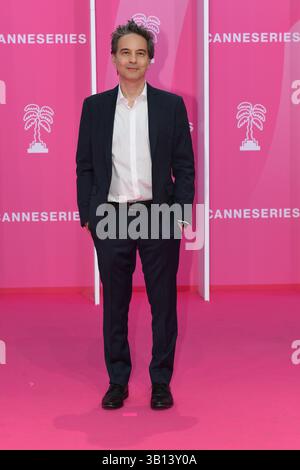 CANNES, Jeff Russo assiste à la cérémonie d'ouverture du 8ème Festival International des Canneseries au Palais des Festivals le 24 avril 2025 à Cannes, France. Crédit / crédit : Media Pictures / Alamy Live News Banque D'Images