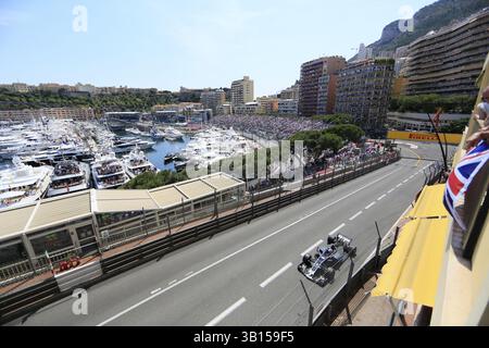 Romain Grosjean, Haas, allée au casino après le virage de Ste Devote, Port Hercule port avec yachts à l'arrière, course de formule 1, formule 1, F1 G. Banque D'Images