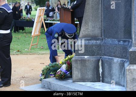 Sydney, Australie. 25 avril 2025. L'événement Colred Digger et la marche Anzac Day commémorent les aborigènes et les insulaires du détroit de Torres qui ont servi l'Australie dans des conflits à l'étranger. ANZAC Day commémore le jour où l'Australian and New Zealand Army Corp (ANZAC) débarque sur les côtes de Gallipoli le 25 avril 1915, pendant la première Guerre mondiale. Crédit : Richard Milnes/Alamy Live News Banque D'Images