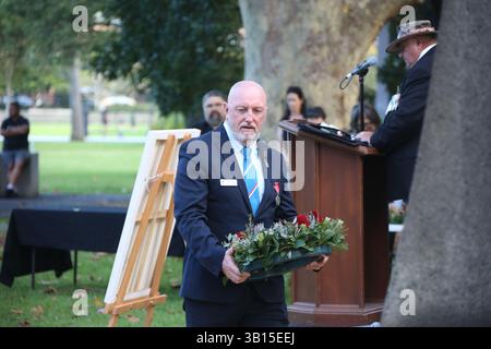 Sydney, Australie. 25 avril 2025. L'événement Colred Digger et la marche Anzac Day commémorent les aborigènes et les insulaires du détroit de Torres qui ont servi l'Australie dans des conflits à l'étranger. ANZAC Day commémore le jour où l'Australian and New Zealand Army Corp (ANZAC) débarque sur les côtes de Gallipoli le 25 avril 1915, pendant la première Guerre mondiale. Crédit : Richard Milnes/Alamy Live News Banque D'Images
