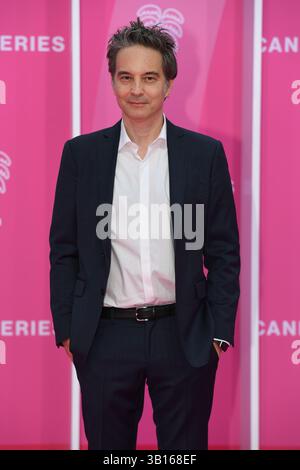 Jeff Russo assiste à la cérémonie d’ouverture du 8e Festival International des Canneseries au Palais des Festivals. (Photo Gianluig Jorio / SOPA images/SIPA USA) Banque D'Images