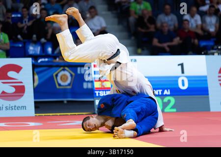 Podgorica, Monténégro. 25 avril 2025. Les belges Matthias casse (blanc) et IJF Timur Arbuzov (bleu) photographiés en action lors d'un combat chez les hommes -81kg, aux Championnats d'Europe de judo à Podgorica, Monténégro, le vendredi 25 avril 2025. Le tournoi se déroule du 23 au 27 avril 2025. BELGA PHOTO NIKOLA KRISTC crédit : Belga News Agency/Alamy Live News Banque D'Images