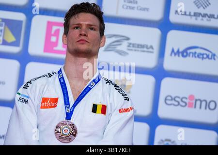 Podgorica, Monténégro. 25 avril 2025. Le belge Matthias casse, vainqueur de la médaille de bronze représentée sur le podium des hommes -81kg, lors des Championnats d'Europe de judo à Podgorica, Monténégro, vendredi 25 avril 2025. Le tournoi se déroule du 23 au 27 avril 2025. BELGA PHOTO NIKOLA KRISTC crédit : Belga News Agency/Alamy Live News Banque D'Images