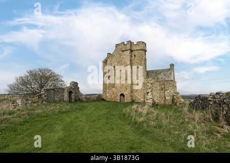 Le château d'Inchdrewer est une tour du XVIe siècle située dans la paroisse de Banff, dans l'Aberdeenshire, au nord-est de l'Écosse. Banque D'Images