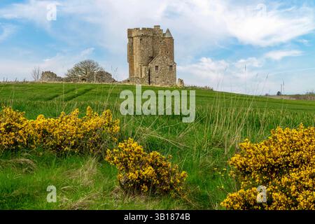Le château d'Inchdrewer est une tour du XVIe siècle située dans la paroisse de Banff, dans l'Aberdeenshire, au nord-est de l'Écosse. Banque D'Images