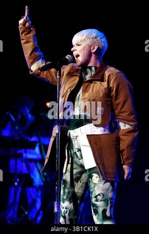 05 février 2010 - New York, New York, États-Unis - la chanteuse ROBYN se produit au Radio City Music Hall. (Image de crédit : © ; Rahav Segev/ZUMAPRESS.com) Banque D'Images