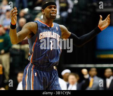 09 février 2011 : le garde-tireur des Bobcats de Charlotte Stephen Jackson (1) réagit au no-call sur le dernier coup du match lors d'un match de basket-ball NBA entre les Bobcats de Charlotte et les Pacers de l'Indiana au Conseco Fieldhouse à Indianapolis, Indiana. Indiana a gagné le match 104-103.(image crédit : © Pat Lovell/Cal Sport Media/ZUMAPRESS.com) Banque D'Images