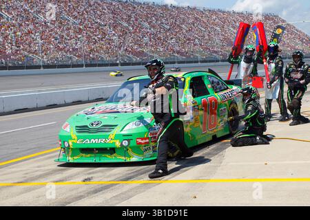 15 août 2010 : Kyle Busch (18 ans) participe à la CARFAX 400 NASCAR Sprint Cup Series au Michigan International Speedway à Brooklyn, Michigan. (Crédit image : © Rick Osentoski/Cal Sport Media/ZUMApress.com) Banque D'Images