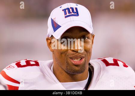 16 août 2010 : Michael Boley (59), linebacker des New York Giants, avec une casquette lors du match de pré-saison entre les New York Giants et les New York jets au New Meadowlands Stadium à East Rutherford, New Jersey. Les géants ont battu les jets, 31-16.(image crédit : © Chris Szagola/Cal Sport Media/ZUMApress.com) Banque D'Images