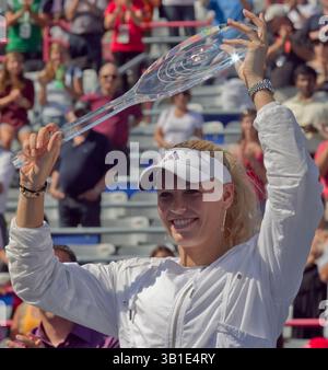 23 août 2010 - Montréal, Québec, Canada - MONTRÉAL, QUÉBEC : 23 AOÛT 2010 - Caroline Wozniacki (DEN) (vue ici) a battu Vera Zvonareva (RUS) 6-3 6-2 pour remporter la Coupe Rogers féminine 2010 au stade Uniprix à Montréal, Canada, le lundi 23 août 2010. (Crédit image : © Dave Sidaway/Postmedia News/ZUMApress.com) Banque D'Images