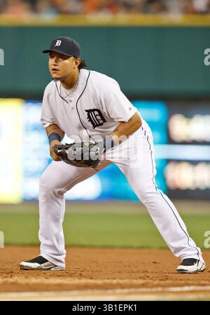 21 septembre 2010 : Miguel Cabrera, premier joueur de base des Detroit Tigers (24e), lors d'un match entre les Royals de Kansas City et les Tigers de Detroit au Comerica Park à Detroit, Michigan. Les Royals ont battu les Tigers 9-6.(image crédit : © John Mersits/Cal Sport Media/ZUMApress.com) Banque D'Images