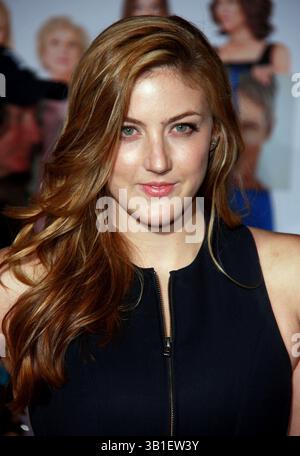 22 septembre 2010 - Hollywood, Californie, États-Unis - ANNIE INVITÉE à l'arrivée à la première mondiale « You Again » au El Capitan Theatre. (Crédit image : © Glenn Weiner/ZUMApress.com) Banque D'Images