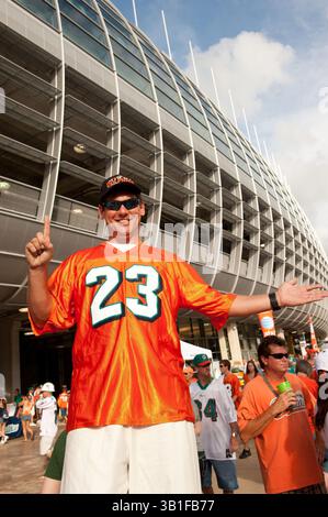 26 septembre 2010 - Miami Gardens, Floride, États-Unis - NFL Football - Miami Dolphins organisent un programme de divertissement sans précédent pour célébrer le mois du patrimoine hispanique pour l'ouverture à domicile contre les jets de New York le dimanche 26 septembre 2010. (Crédit image : © Michele Sandberg/ZUMApress.com) Banque D'Images