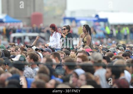 20 juin 2009 - Toronto, Ontario, Canada - 20 juin 2009 : foule regardant des groupes sur scène à Edgefest à Toronto, Ontario au parc Downsview. (Crédit image : © Southcreek Global/ZUMApress.com) Banque D'Images