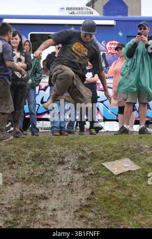 20 juin 2009 - Toronto, Ontario, Canada - 20 juin 2009 : foule regardant des groupes sur scène à Edgefest à Toronto, Ontario au parc Downsview. (Crédit image : © Southcreek Global/ZUMApress.com) Banque D'Images
