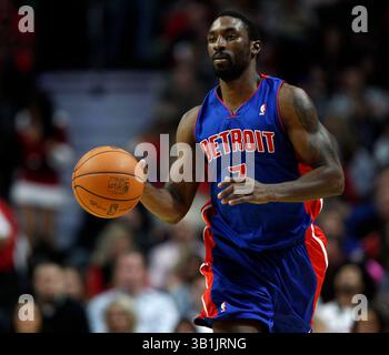 30 octobre 2010 - Chicago, Illinois, États-Unis - les pistons de Détroit gardent BEN GORDON pendant le match NBA entre les Bulls de Chicago et les pistons de Détroit au United Center à Chicago, Illinois. Les Bulls ont battu les pistons, 101-91. (Crédit image : © Kamil Krzaczynski/ZUMApress.com) Banque D'Images