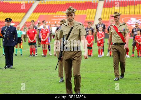 Brisbane, Australie. 26 avril 2025. Brisbane, Australie, avril 26 2025 : cérémonie ANZAC avant le match de Ligue Ute A D'Isuzu entre Brisbane Roar et Wellington Phoenix FC au Suncorp Stadium de Brisbane, Australie Matthew Starling (Promediapix/SPP) crédit : SPP Sport Press photo. /Alamy Live News Banque D'Images