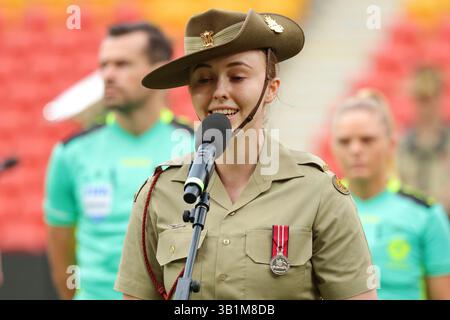 Brisbane, Australie. 26 avril 2025. Brisbane, Australie, avril 26 2025 : cérémonie ANZAC avant le match de Ligue Ute A D'Isuzu entre Brisbane Roar et Wellington Phoenix FC au Suncorp Stadium de Brisbane, Australie Matthew Starling (Promediapix/SPP) crédit : SPP Sport Press photo. /Alamy Live News Banque D'Images