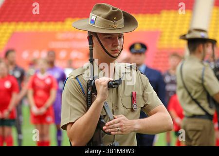 Brisbane, Australie. 26 avril 2025. Brisbane, Australie, avril 26 2025 : cérémonie ANZAC avant le match de Ligue Ute A D'Isuzu entre Brisbane Roar et Wellington Phoenix FC au Suncorp Stadium de Brisbane, Australie Matthew Starling (Promediapix/SPP) crédit : SPP Sport Press photo. /Alamy Live News Banque D'Images