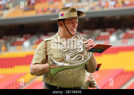 Brisbane, Australie. 26 avril 2025. Brisbane, Australie, avril 26 2025 : cérémonie ANZAC avant le match de Ligue Ute A D'Isuzu entre Brisbane Roar et Wellington Phoenix FC au Suncorp Stadium de Brisbane, Australie Matthew Starling (Promediapix/SPP) crédit : SPP Sport Press photo. /Alamy Live News Banque D'Images
