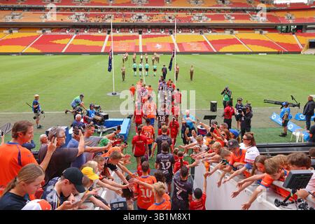 Brisbane, Australie. 26 avril 2025. Brisbane, Australie, avril 26 2025 : cérémonie ANZAC avant le match de Ligue Ute A D'Isuzu entre Brisbane Roar et Wellington Phoenix FC au Suncorp Stadium de Brisbane, Australie Matthew Starling (Promediapix/SPP) crédit : SPP Sport Press photo. /Alamy Live News Banque D'Images
