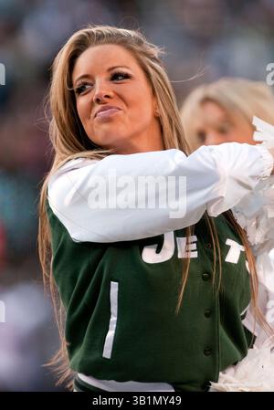 21 novembre 2010 : les cheerleaders des jets lors d'un match NFL entre les jets de New York et les Texans de Houston au New Meadowlands Stadium à East Rutherford, New Jersey. Les jets ont battu les Texans 30-27.(image crédit : © Duncan Williams/Cal Sport Media/ZUMAPRESS.com) Banque D'Images