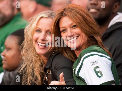 21 novembre 2010 : les fans des jets lors d'un match NFL entre les jets de New York et les Texans de Houston au New Meadowlands Stadium à East Rutherford, New Jersey. Les jets ont battu les Texans 30-27.(image crédit : © Duncan Williams/Cal Sport Media/ZUMAPRESS.com) Banque D'Images