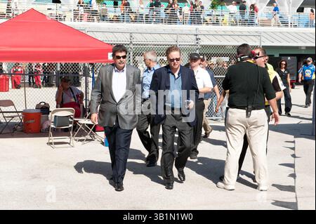 21 novembre 2010 - Homestead, Floride, États-Unis - Président de NASCAR Auto Racing MIKE HELTON, PDG et Président de NASCAR BRIAN FRANCE, - Ford NASCAR 400 2010 au Homestead Miami Speedway. (Crédit image : © Michele Sandberg/ZUMAPRESS.com) Banque D'Images