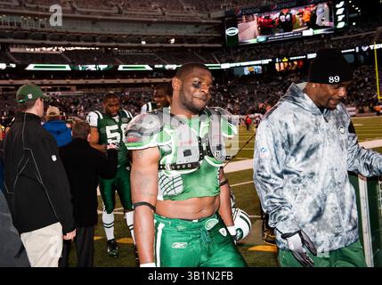 21 novembre 2010 : retour en course des jets LaDainian Tomlinson (21 ans) après un match en NFL entre les jets de New York et les Texans de Houston au New Meadowlands Stadium à East Rutherford, New Jersey. Les jets ont battu les Texans 30-27.(image crédit : © Duncan Williams/Cal Sport Media/ZUMAPRESS.com) Banque D'Images