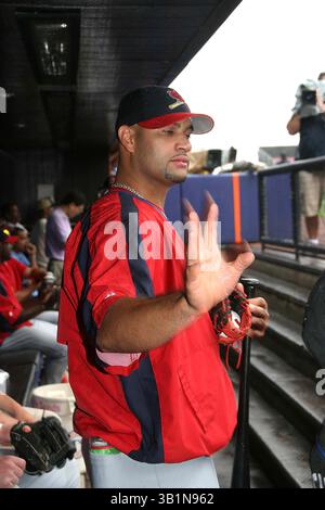 25 AOÛT 2006 - NEW YORK, NEW YORK, ÉTATS-UNIS - I11052BT.LES METS DE NEW YORK PRENNENT L'ENTRAÎNEMENT BATTING AVEC LE MET SHEA STADIUM DE NEW YORK, NEW YORK 08-24-2006. - - 2006.ALBERT PUJOLS(crédit image : © Barry Talesnick/Globe photos/ZUMAPRESS.com) Banque D'Images