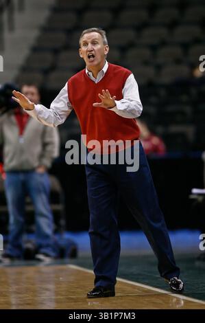 03 février 2011 : L'entraîneur-chef des Belmont Bruins, Rick Byrd, lors de l'action de la conférence Atlantic Sun Conference entre les Dolphins de Jacksonville et les Bruins de Belmont à la Veterans Memorial Arena de Jacksonville, en Floride. Belmont a battu Jacksonville 76-70.(image crédit : © Gray Quetti/Cal Sport Media/ZUMAPRESS.com) Banque D'Images