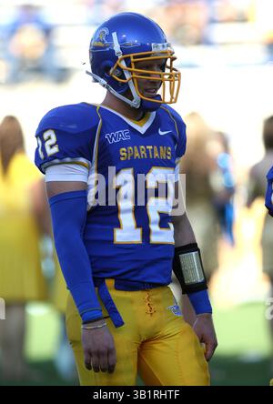 02 octobre 2010 : le quarterback #12 Jordan la Secla de San Jose en action lors du match de football de la NCAA entre les Spartans de San Jose et les Aggies de l'UC Davis. UC Davis bat San Jose State 14-13. San Jose, Californie. (Crédit image : © David Godinez/Cal Sport Media/ZUMApress.com) Banque D'Images