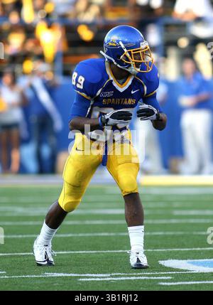 02 octobre 2010 : le récepteur n° 89 de l'État de San Jose Chandler Jones en action lors du match de football de la NCAA entre les Spartans de l'État de San Jose et les Aggies de l'UC Davis. UC Davis bat San Jose State 14-13. San Jose, Californie. (Crédit image : © David Godinez/Cal Sport Media/ZUMApress.com) Banque D'Images