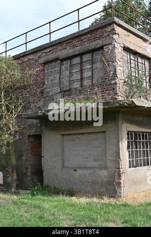 Bureau de surveillance de l'aérodrome militaire de la seconde Guerre mondiale, tour de contrôle de l'aérodrome à Forma RAF Woolfox Lodge, Rutland Banque D'Images